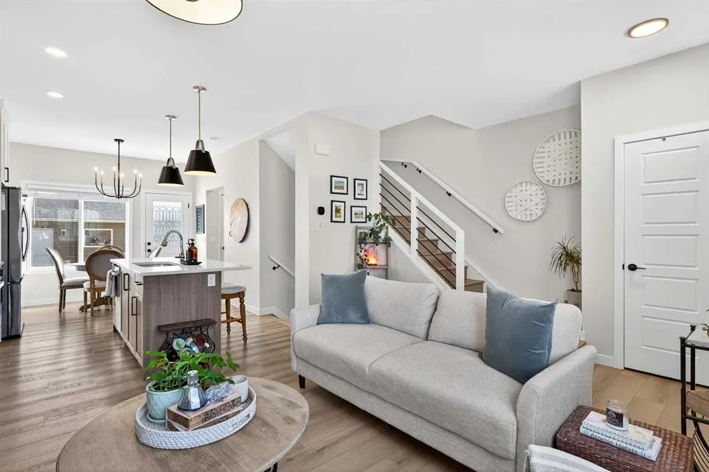 121 Ellen Close