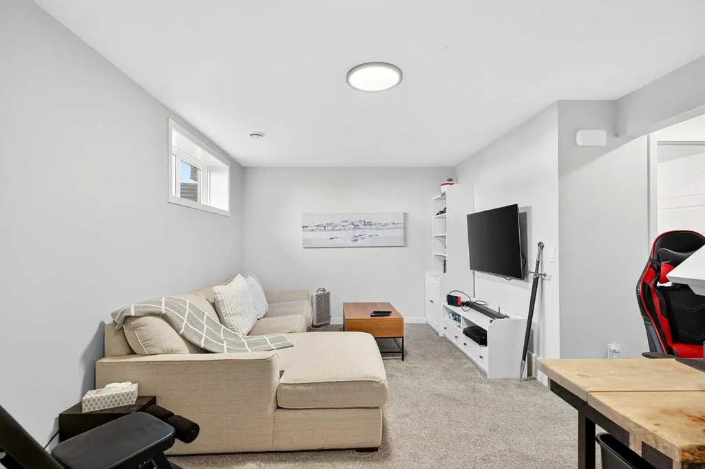 121 Ellen Close