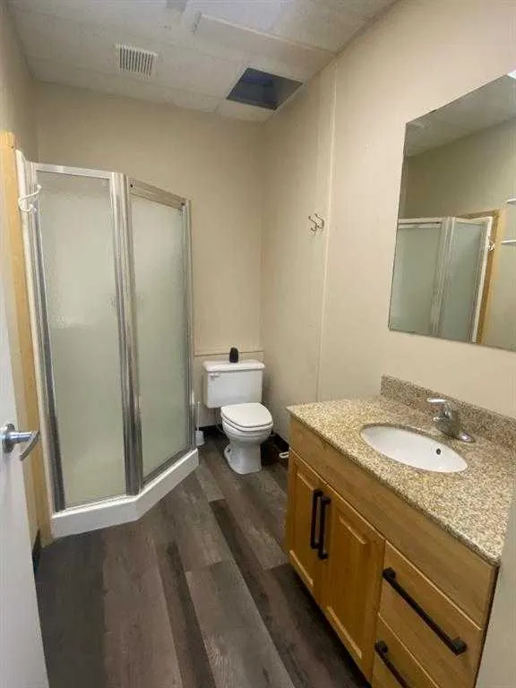 4720 50 Street, #Unit 9 & 10