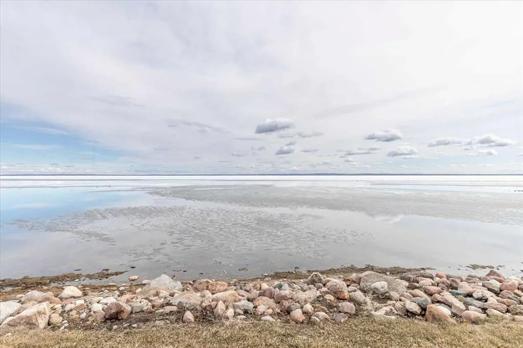 35 Lakeshore Drive