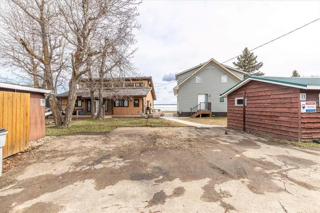 35 Lakeshore Drive
