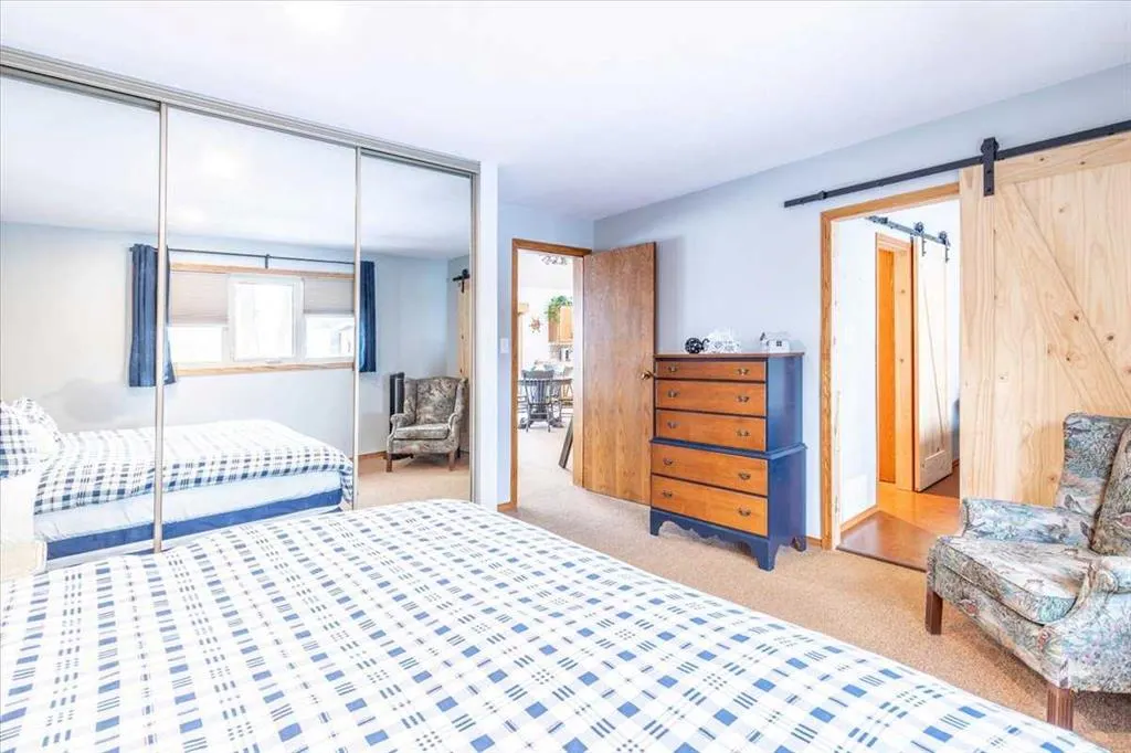 35 Lakeshore Drive