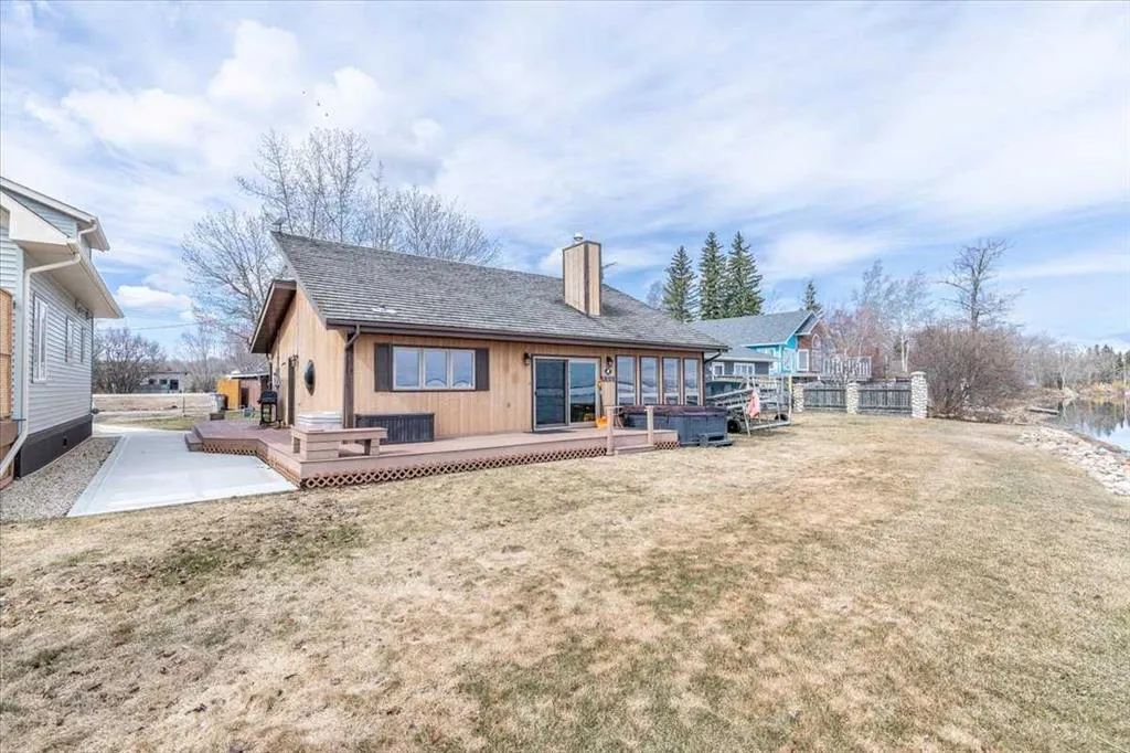35 Lakeshore Drive