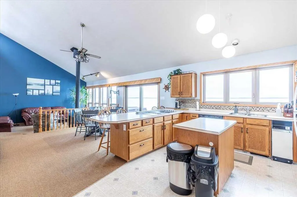 35 Lakeshore Drive