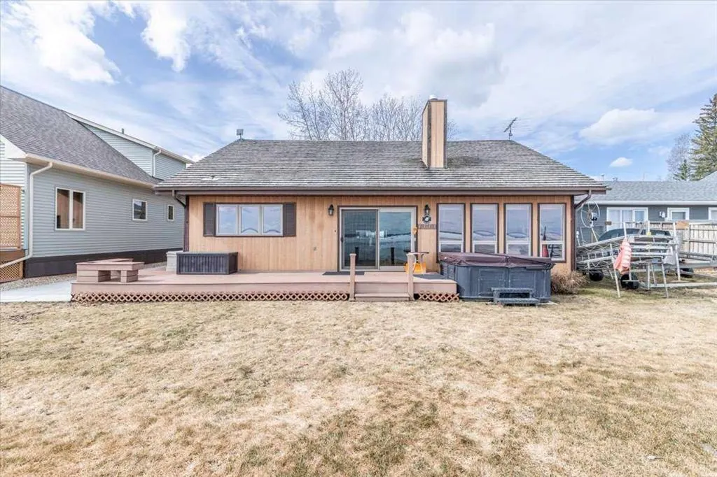 35 Lakeshore Drive