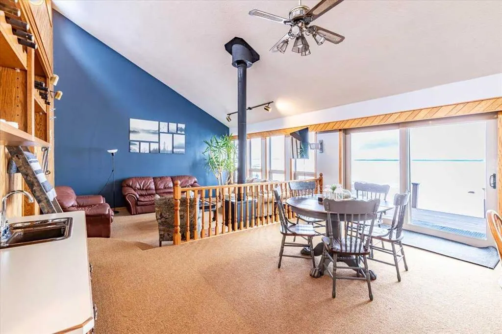 35 Lakeshore Drive