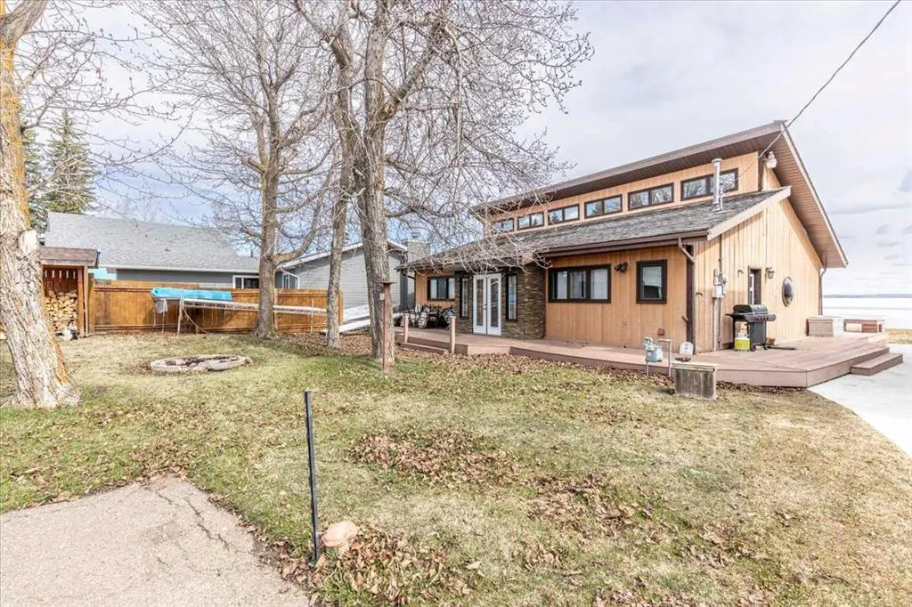 35 Lakeshore Drive
