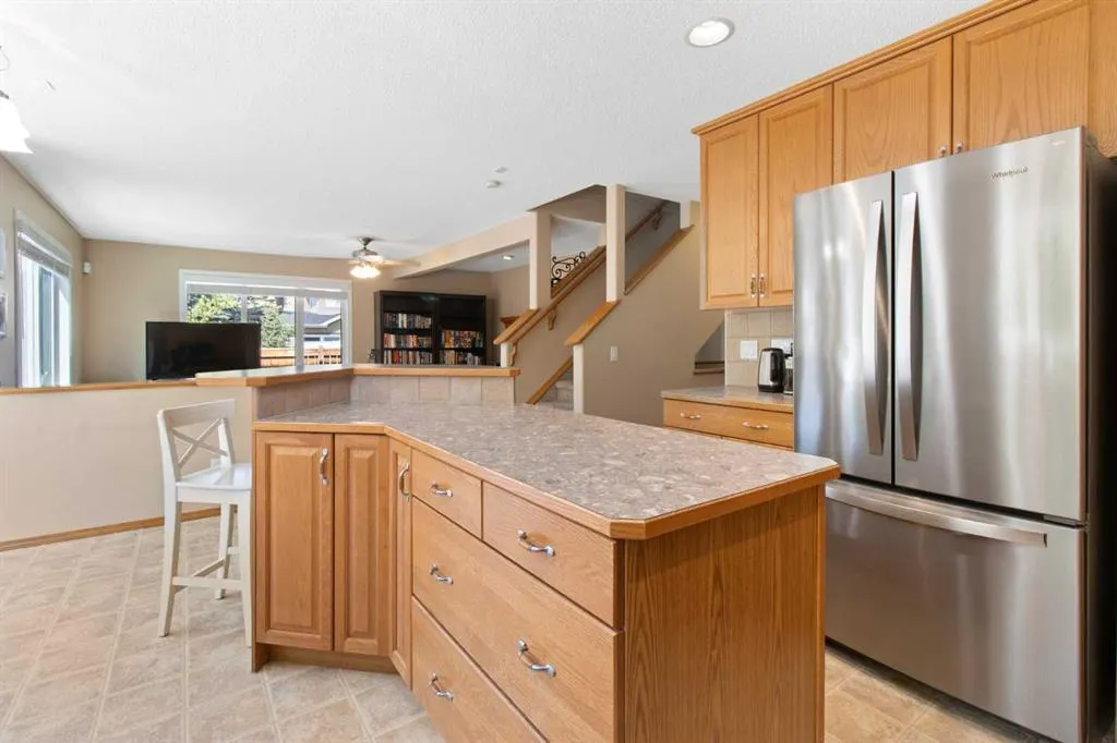235 Everwillow Close SW