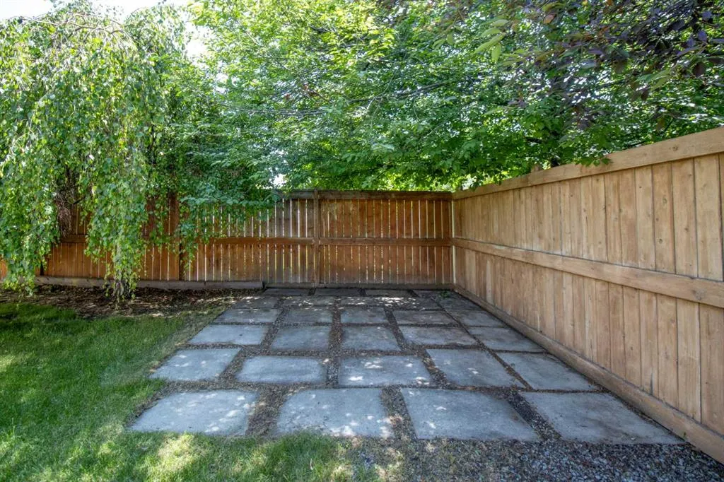 235 Everwillow Close SW