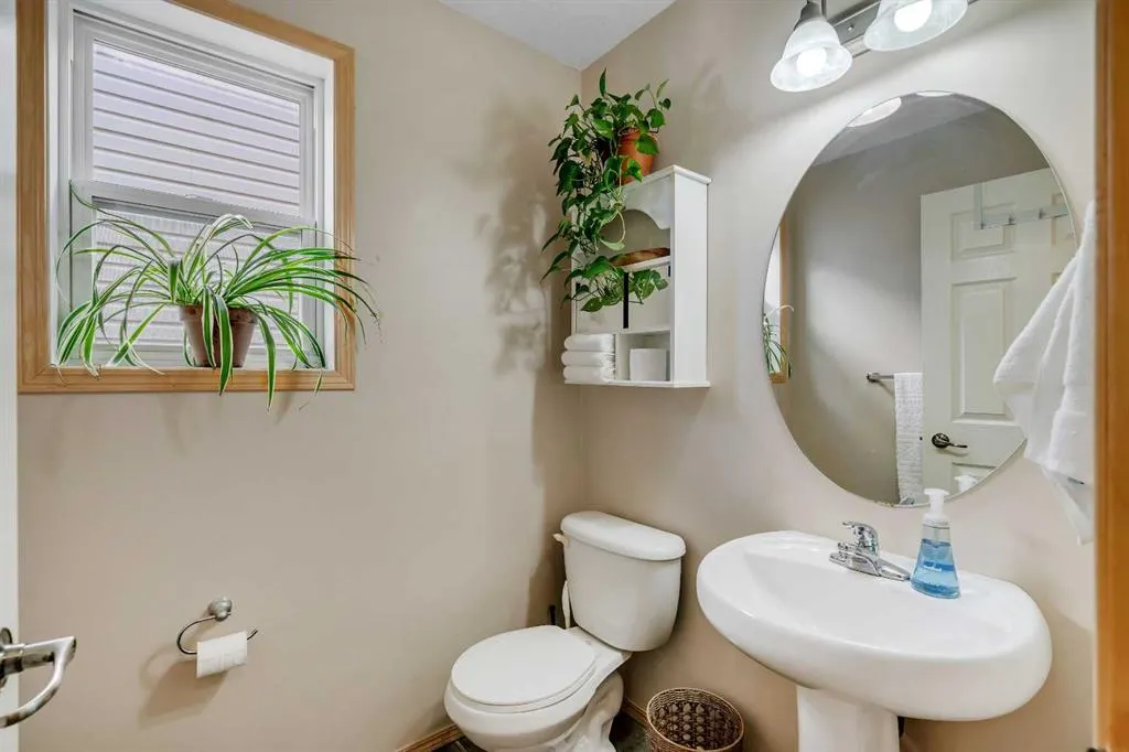 100 Covecreek Close NE