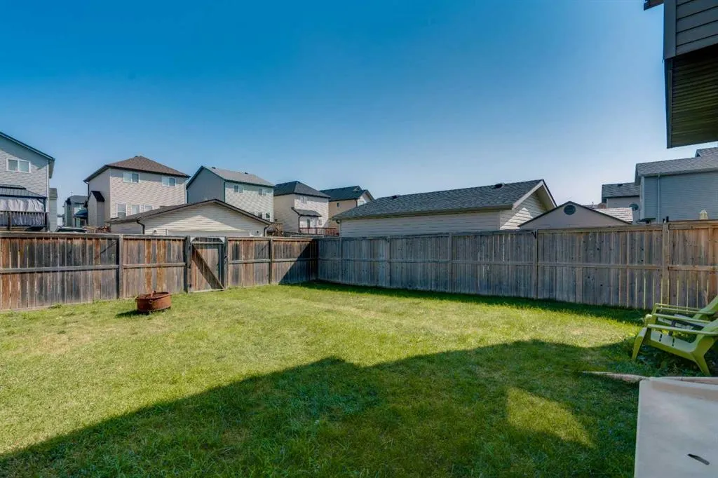 100 Covecreek Close NE