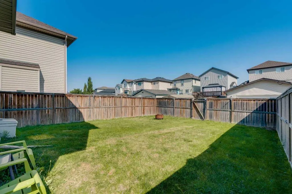 100 Covecreek Close NE