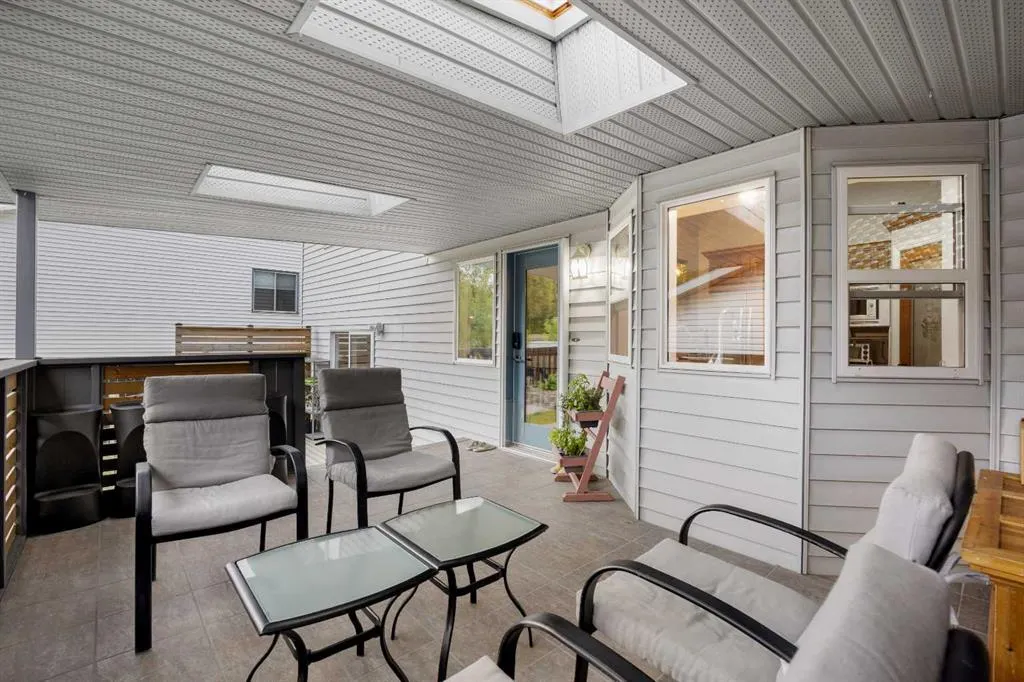 182 Scenic Glen Close NW