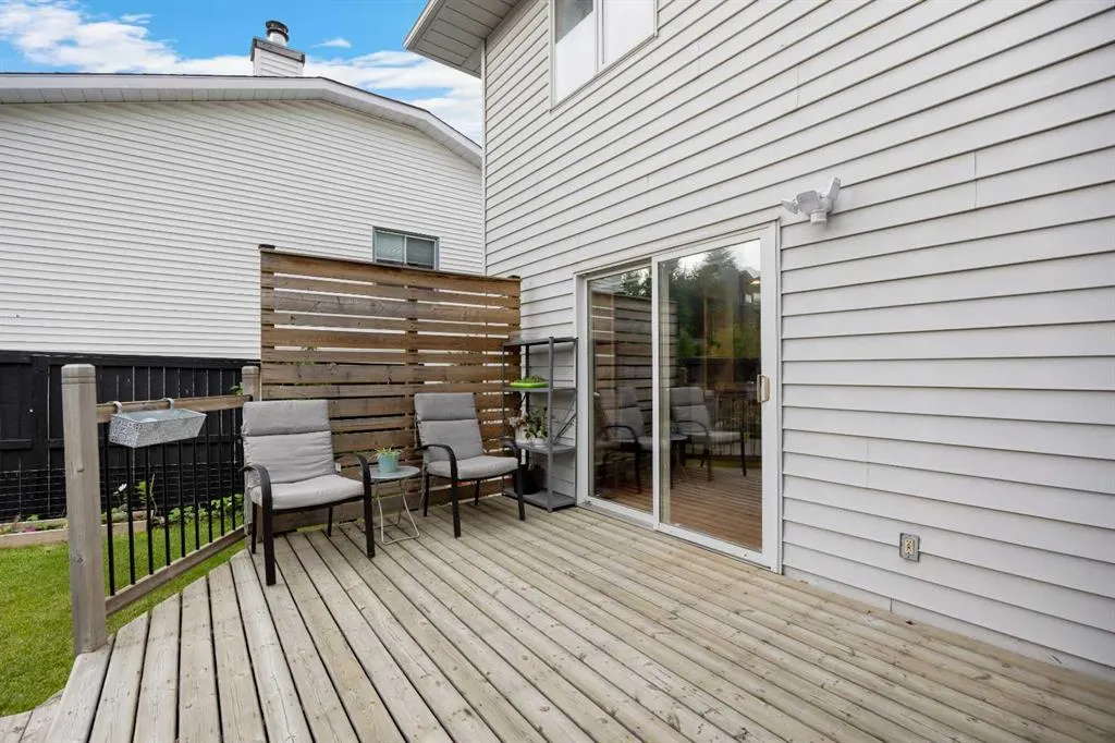 182 Scenic Glen Close NW