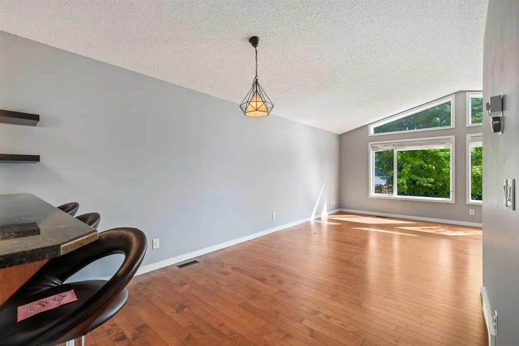 95 New Brighton Landing SE