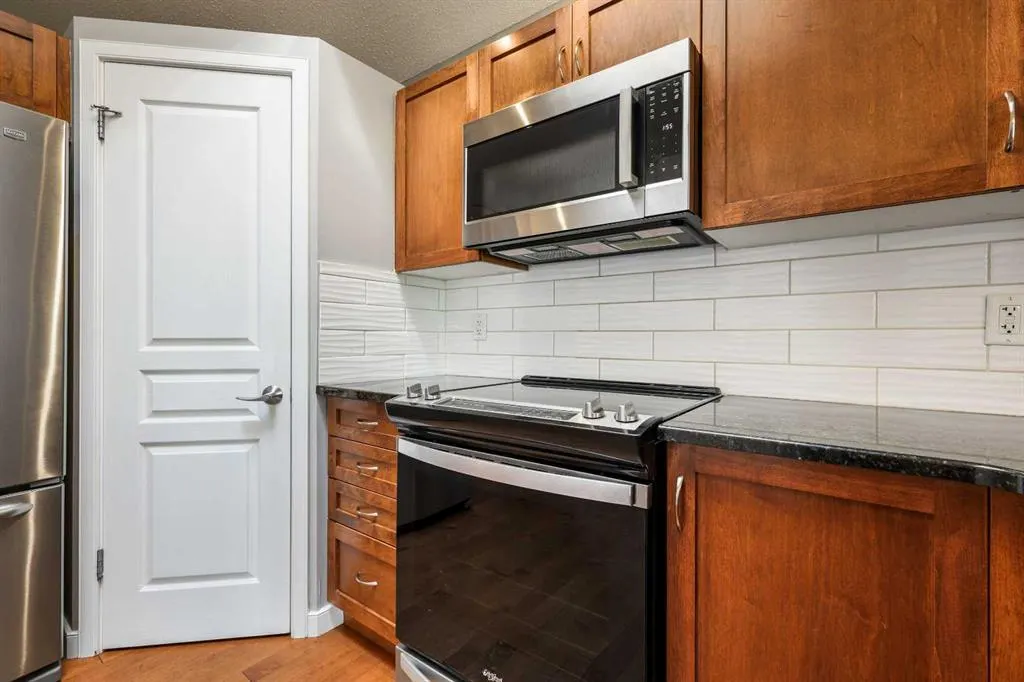 95 New Brighton Landing SE
