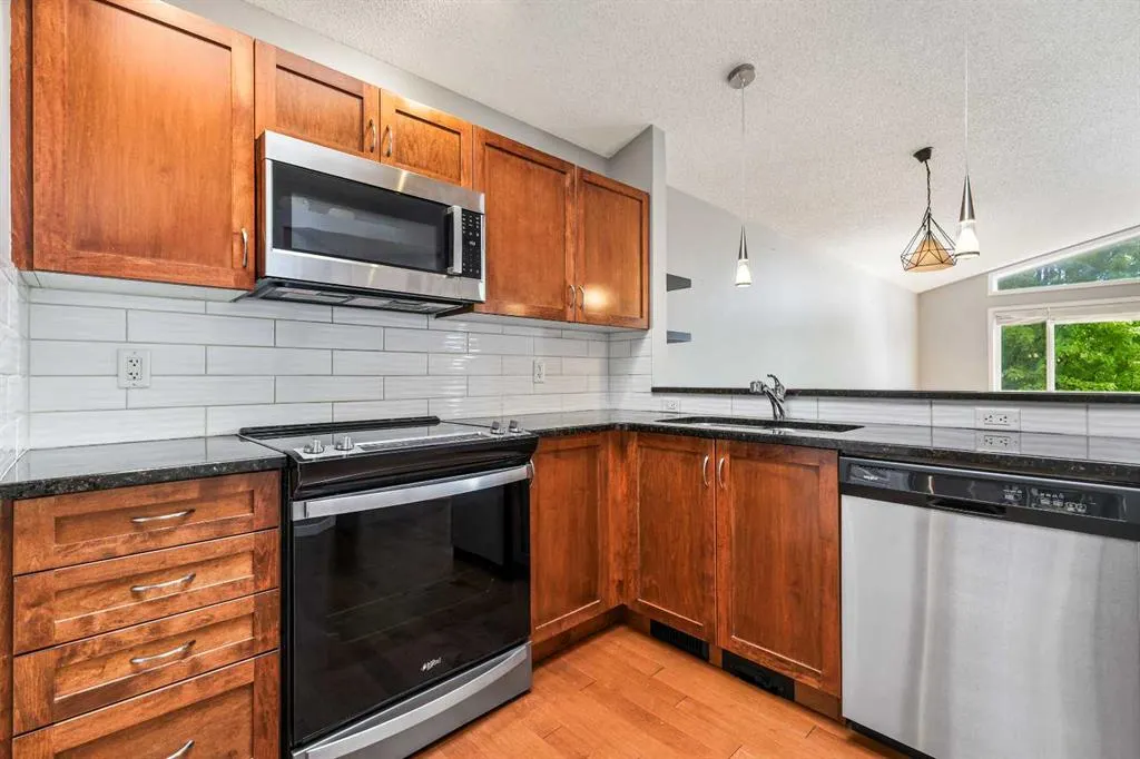 95 New Brighton Landing SE