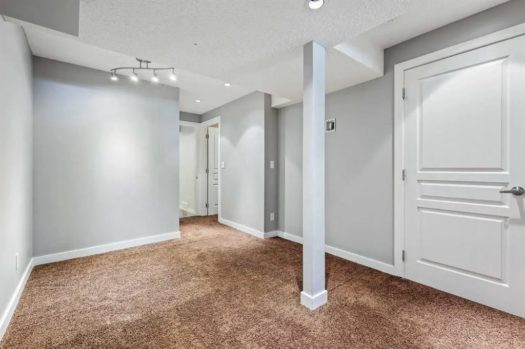 95 New Brighton Landing SE