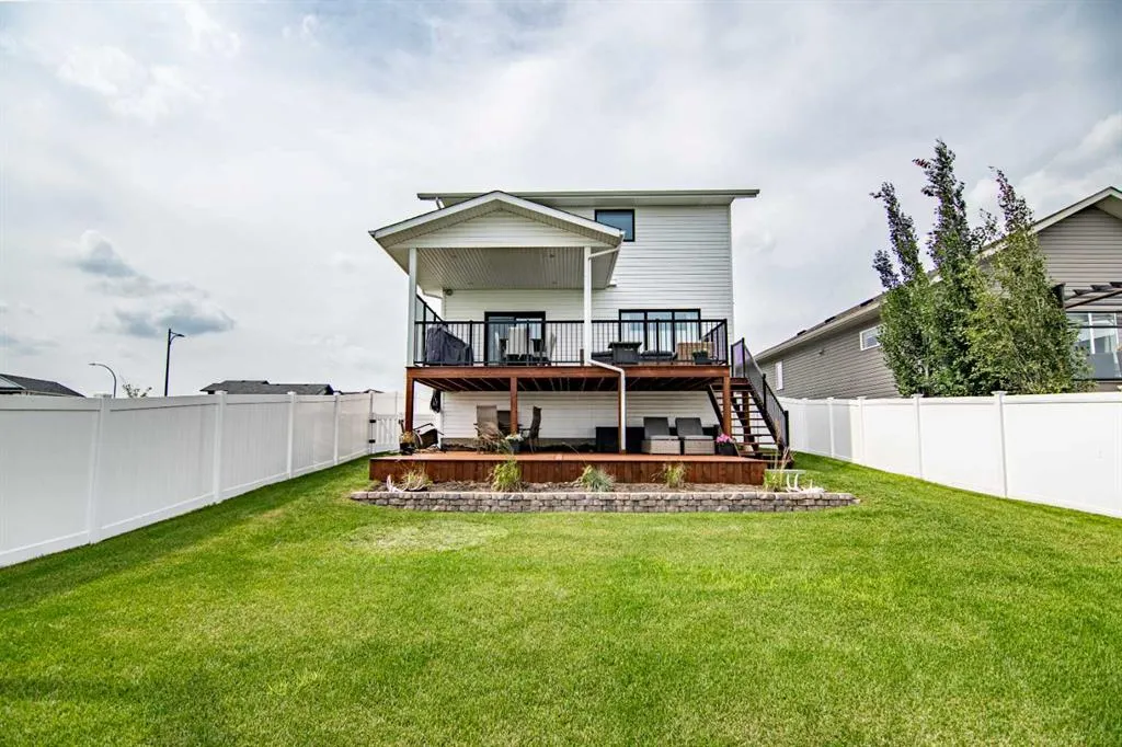587 Robinson Avenue