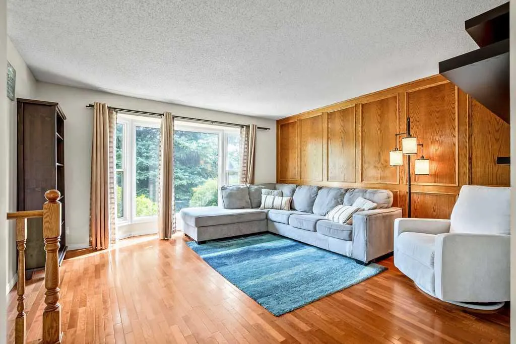 15 Riverbirch Place SE