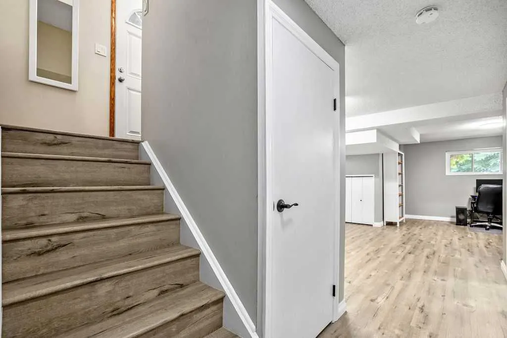 15 Riverbirch Place SE