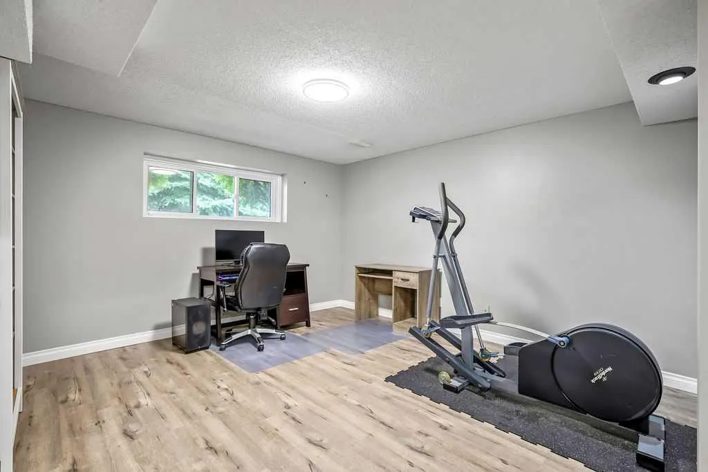 15 Riverbirch Place SE