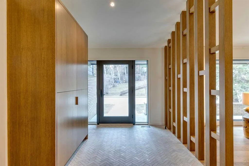 936 Elizabeth Road SW