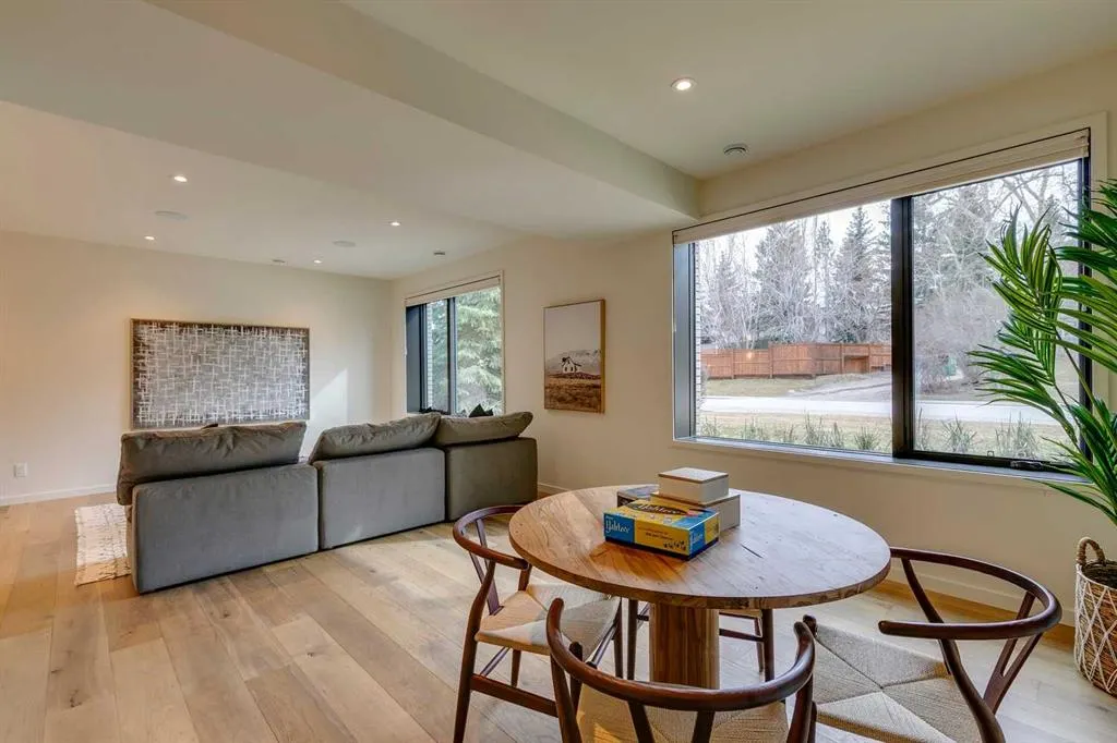 936 Elizabeth Road SW