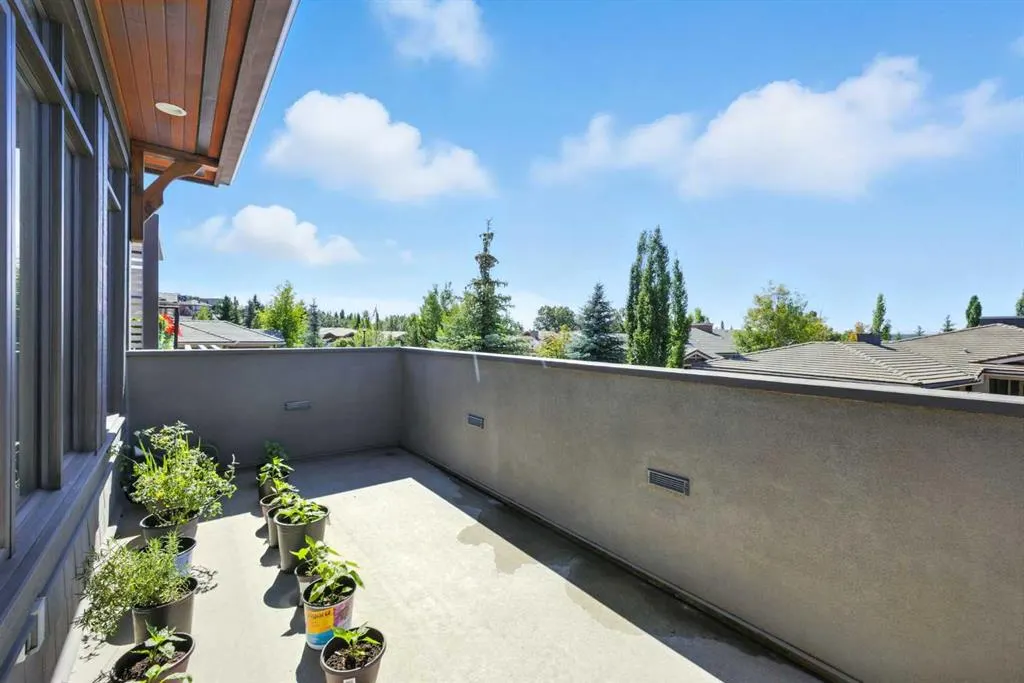 16 Spring Valley Lane SW