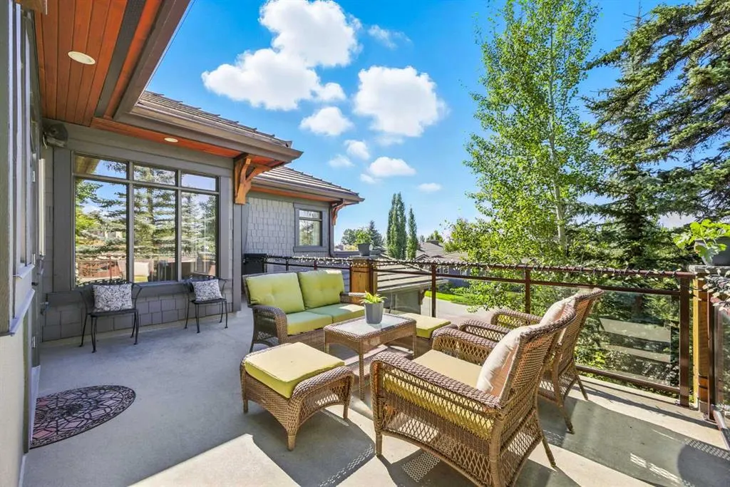 16 Spring Valley Lane SW