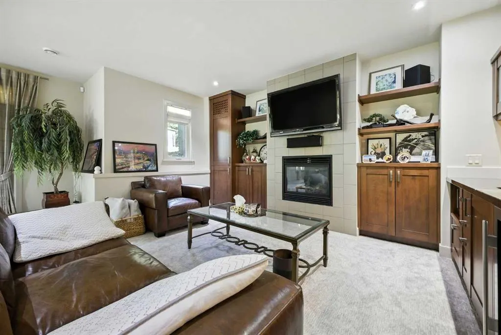 16 Spring Valley Lane SW