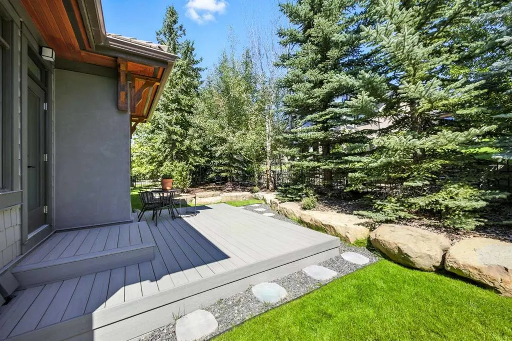 16 Spring Valley Lane SW