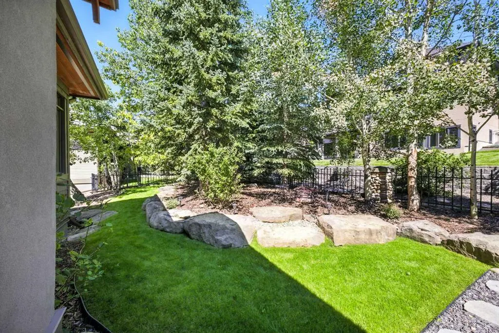 16 Spring Valley Lane SW