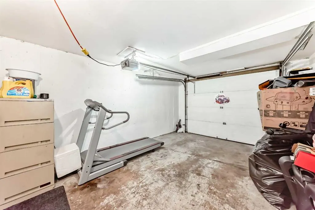 203 Penbrooke Close SE