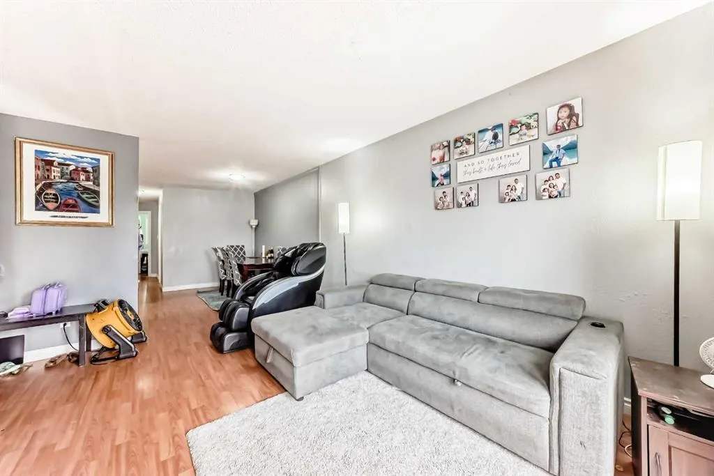 203 Penbrooke Close SE