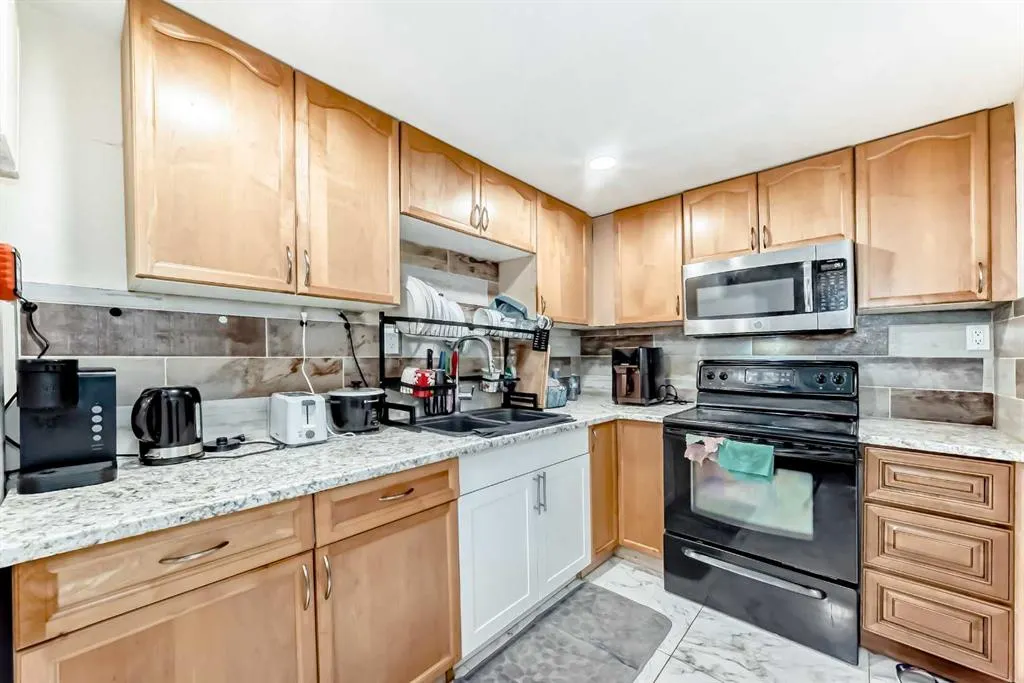 203 Penbrooke Close SE