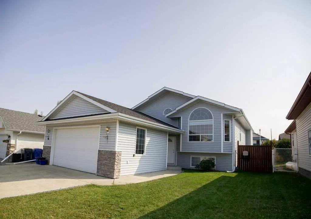 7 Langford Cres. Crescent