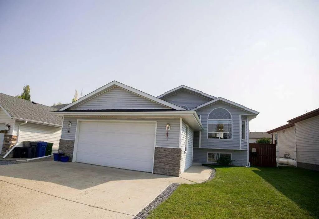 7 Langford Cres. Crescent