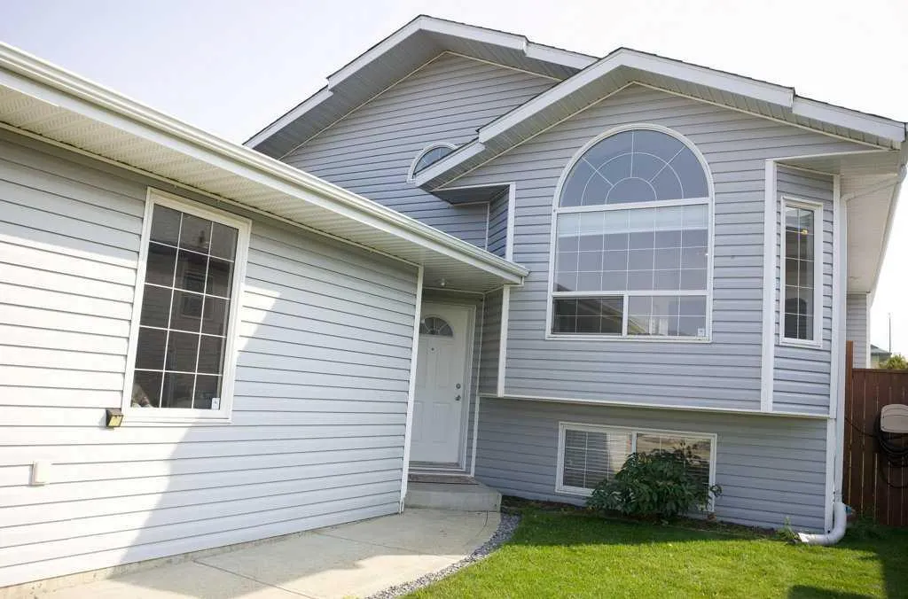 7 Langford Cres. Crescent