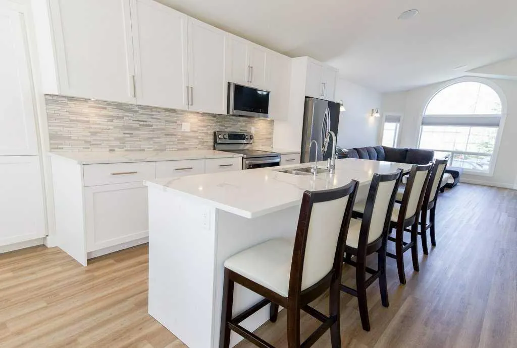 7 Langford Cres. Crescent