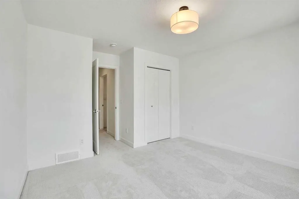 35 Walcrest Manor SE