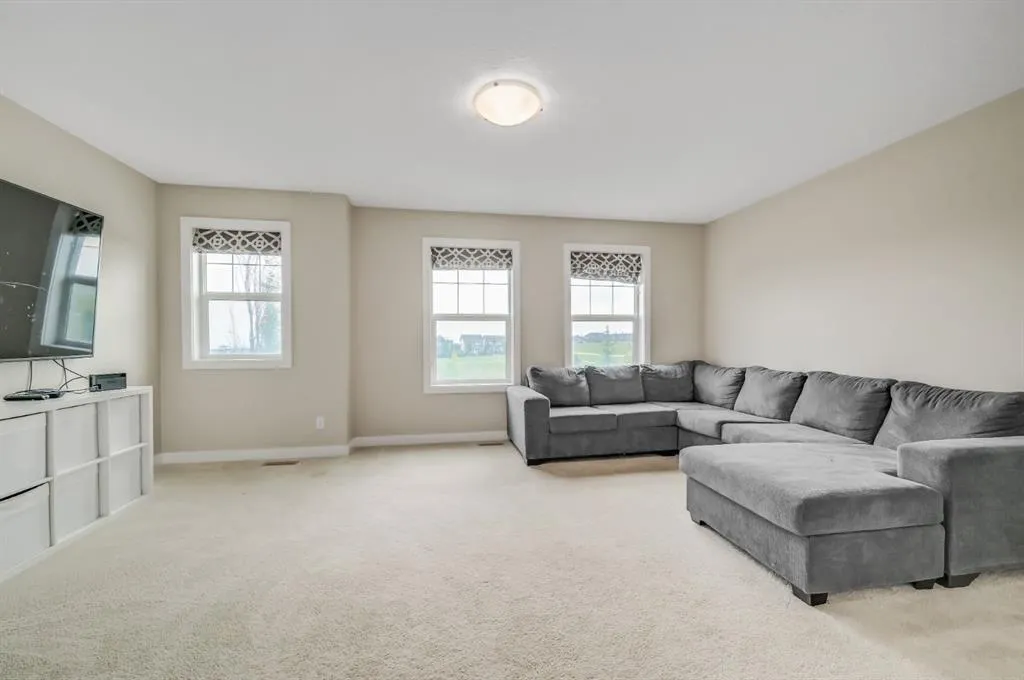 593 Nolan Hill Boulevard NW