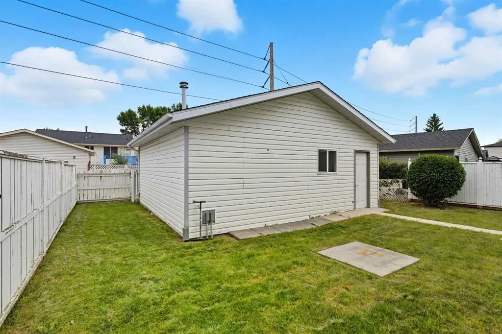 24 Castlebrook Rise NE