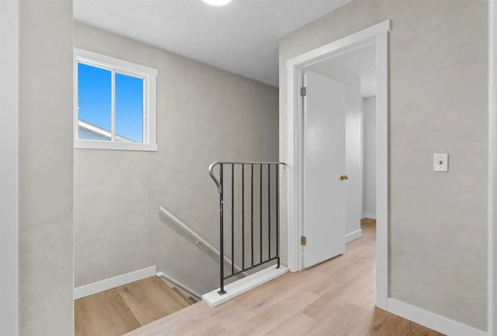 24 Castlebrook Rise NE