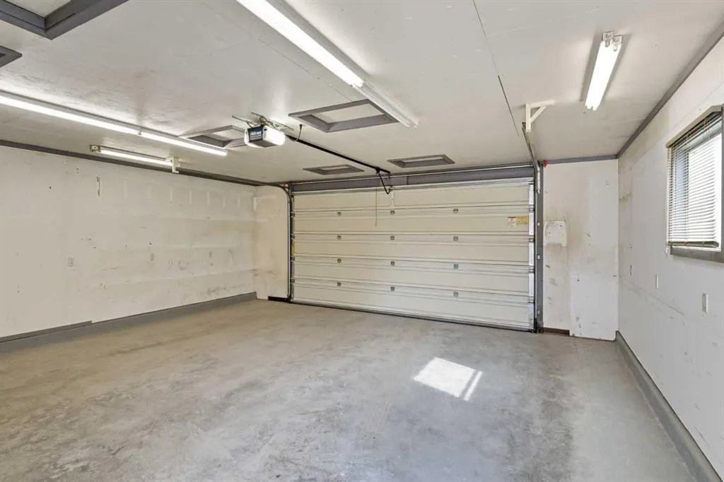 24 Castlebrook Rise NE