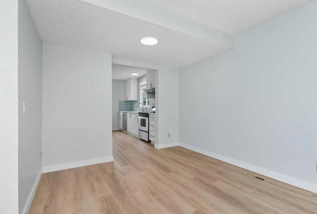 24 Castlebrook Rise NE