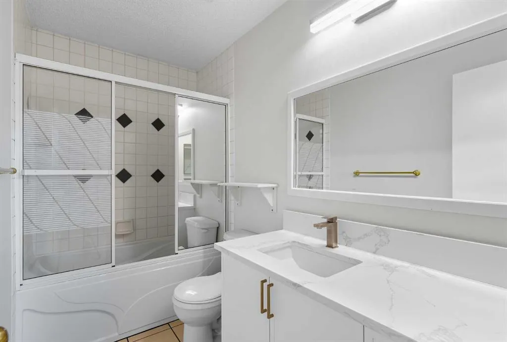 24 Castlebrook Rise NE