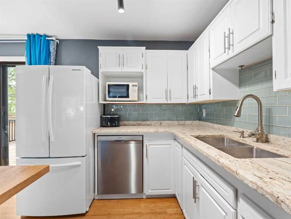 1989 Cottonwood Crescent SE