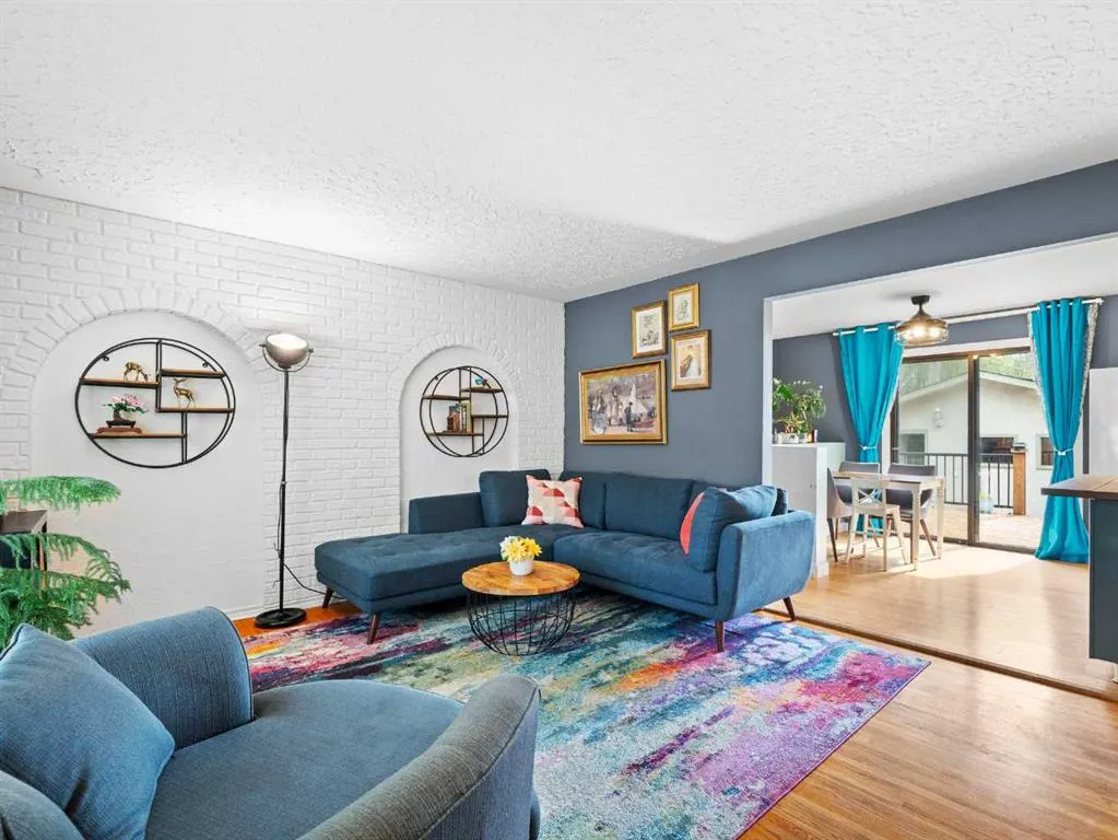 1989 Cottonwood Crescent SE