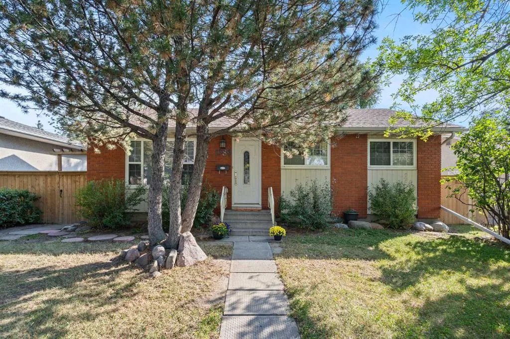 1989 Cottonwood Crescent SE
